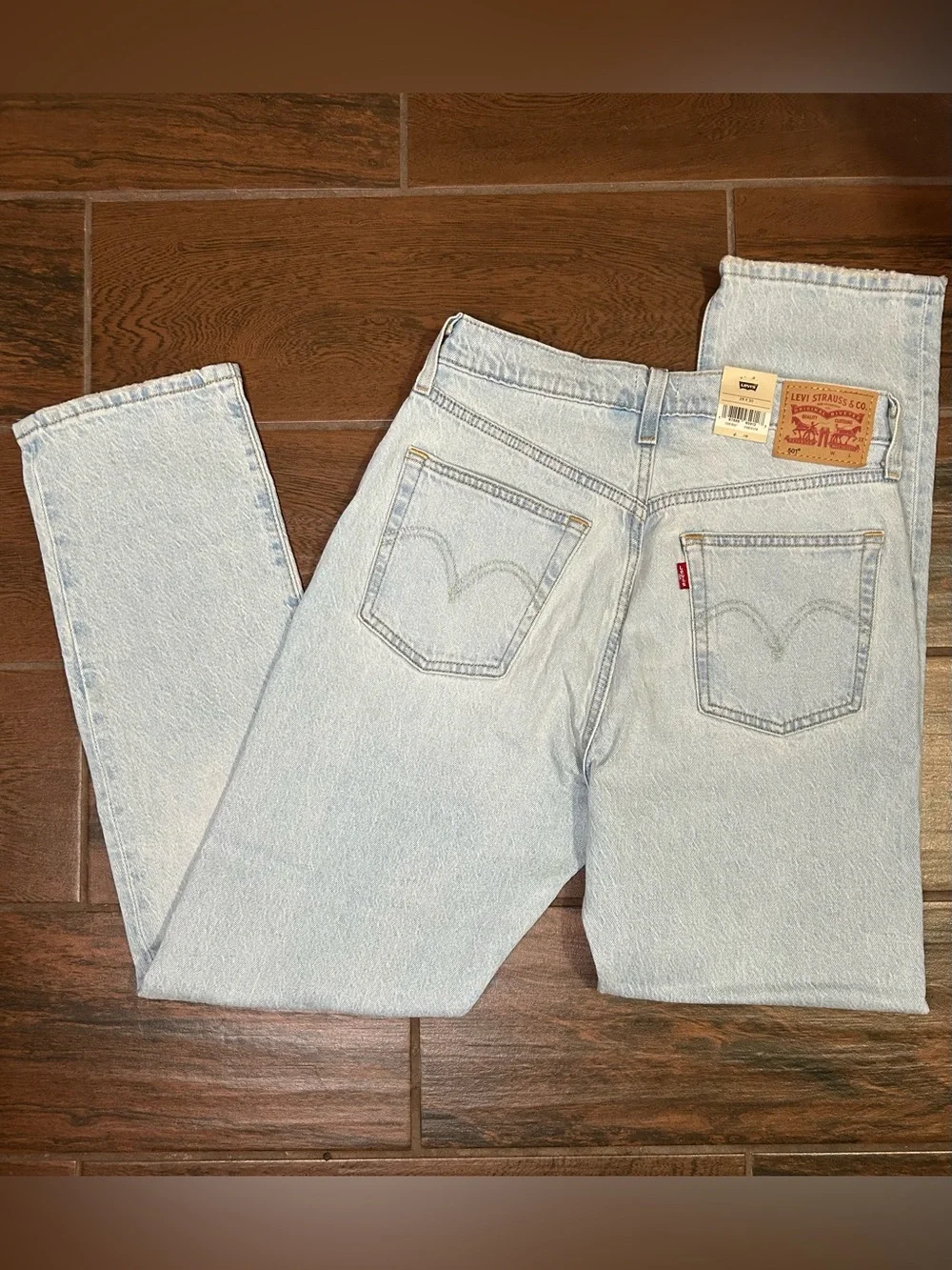 Levi’s 501 Original Straight Leg Jeans Women’s Light Wash Distressed Denim NWT - Picture 5 of 7